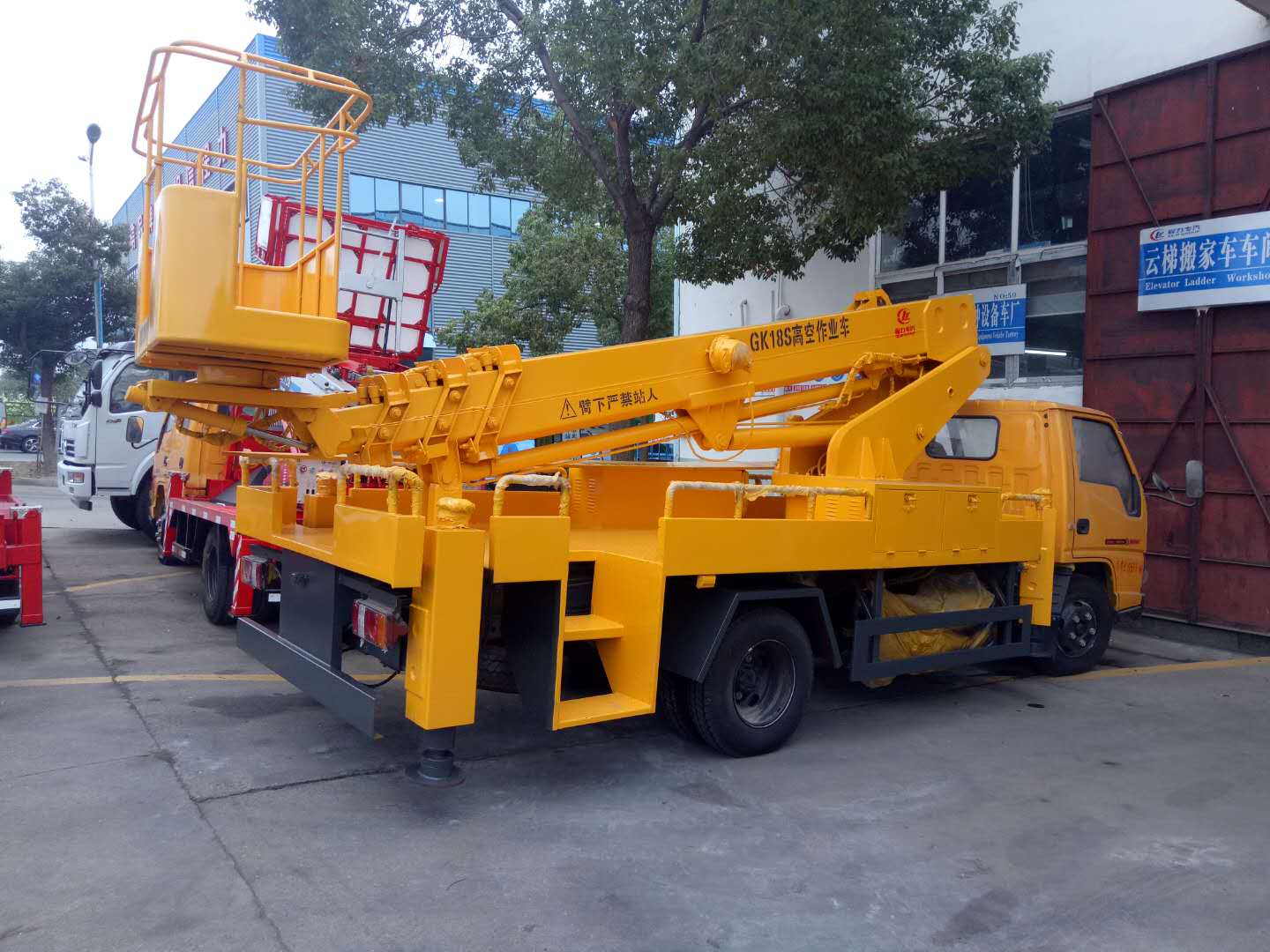 江铃18米伸缩臂式 高空作业车