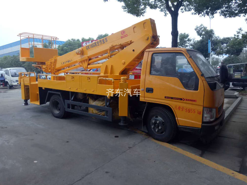 江铃18米伸缩臂式 高空作业车
