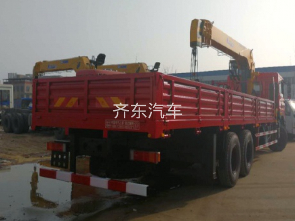 东风前四后四[小三轴]8吨10吨随车吊