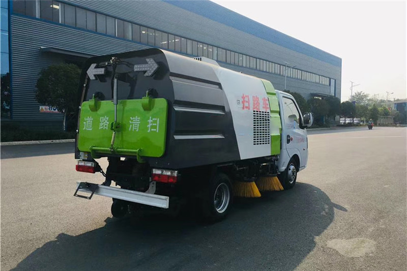国六东风途逸3方(0.5水/2尘)扫路车