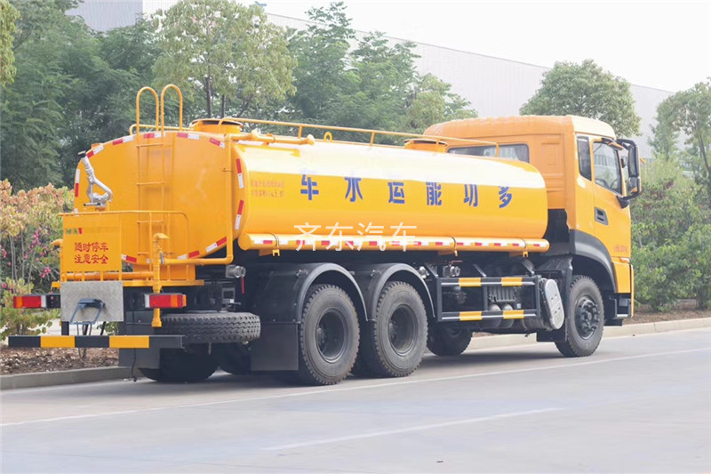 国六东风小多利卡 5吨 洒水车
