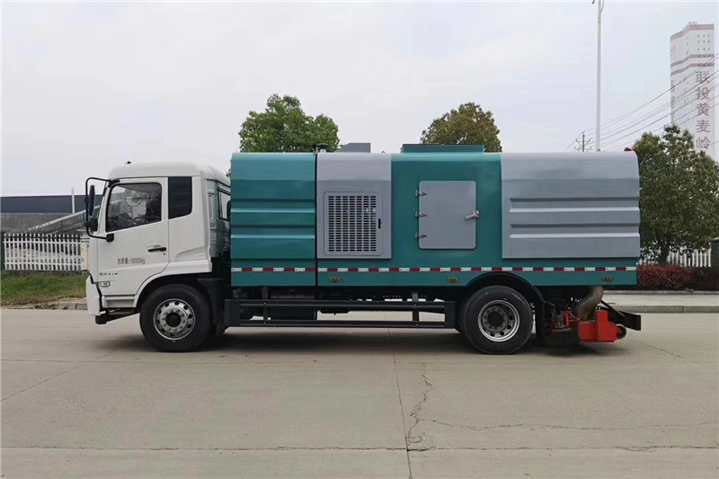 国六东风天锦10吨(2水/8尘)吸尘车