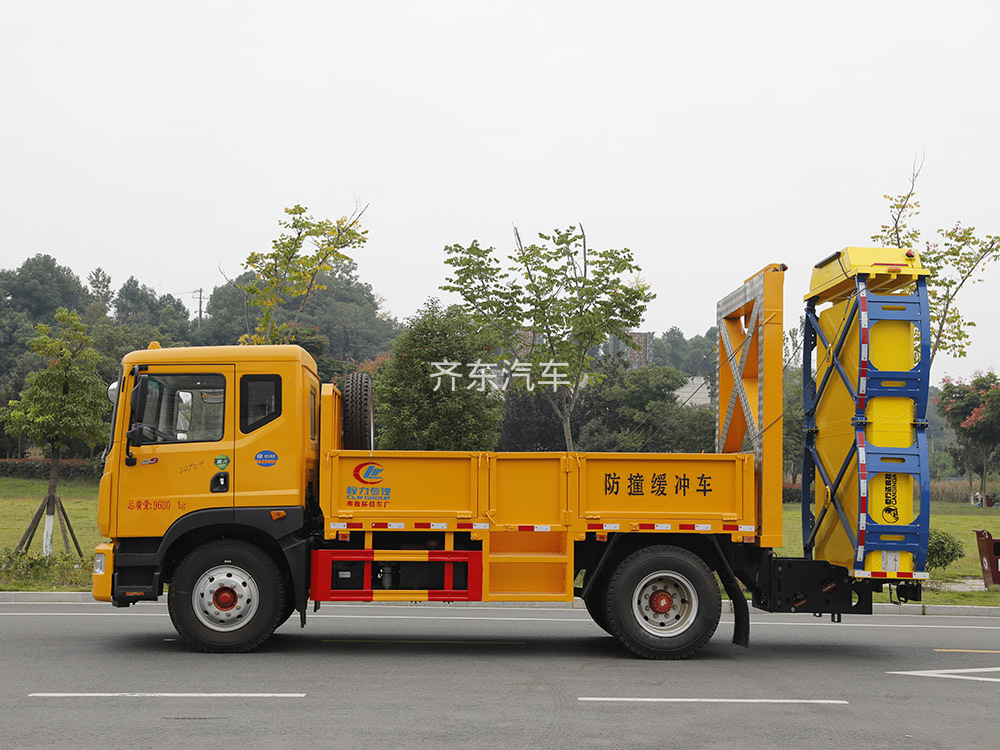 东风凯普特D6防撞缓冲车