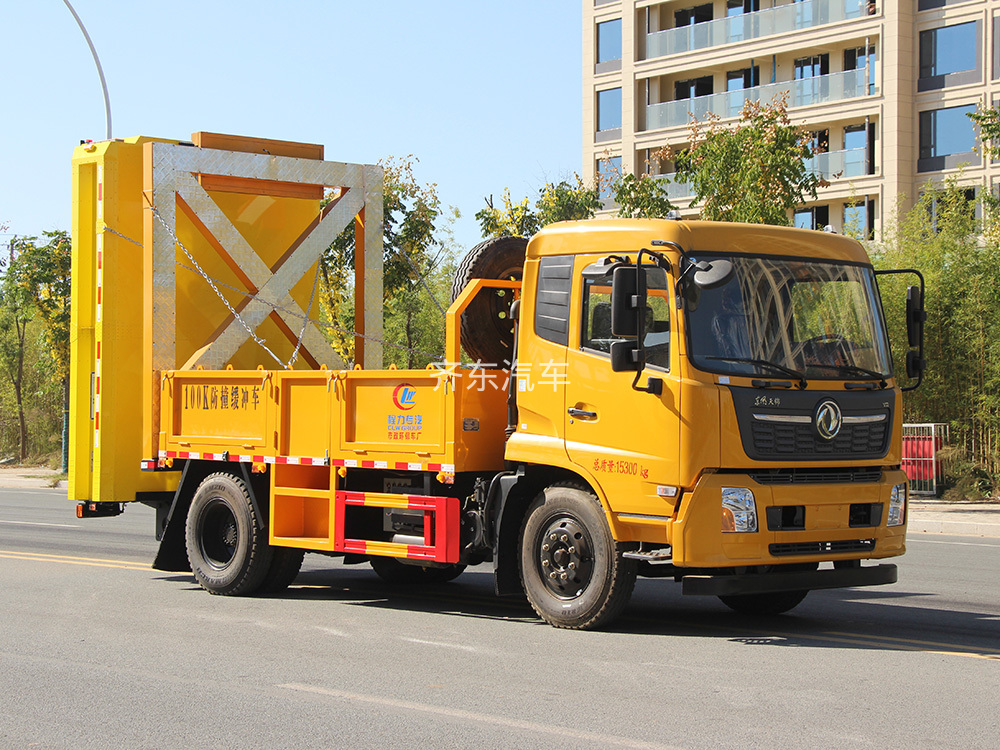 东风凯普特D6防撞缓冲车