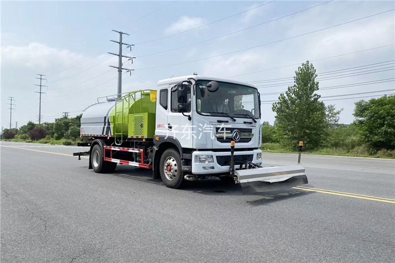 国六东风D9 9方路面清洗车