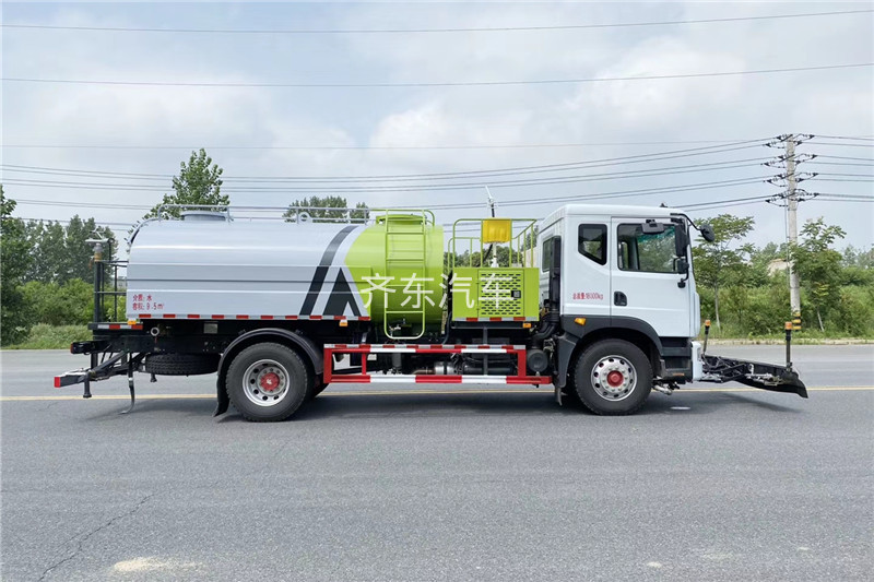 国六东风D9 9方路面清洗车