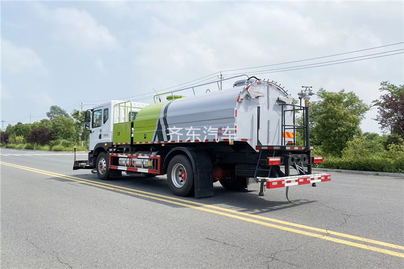 国六东风D9 9方路面清洗车