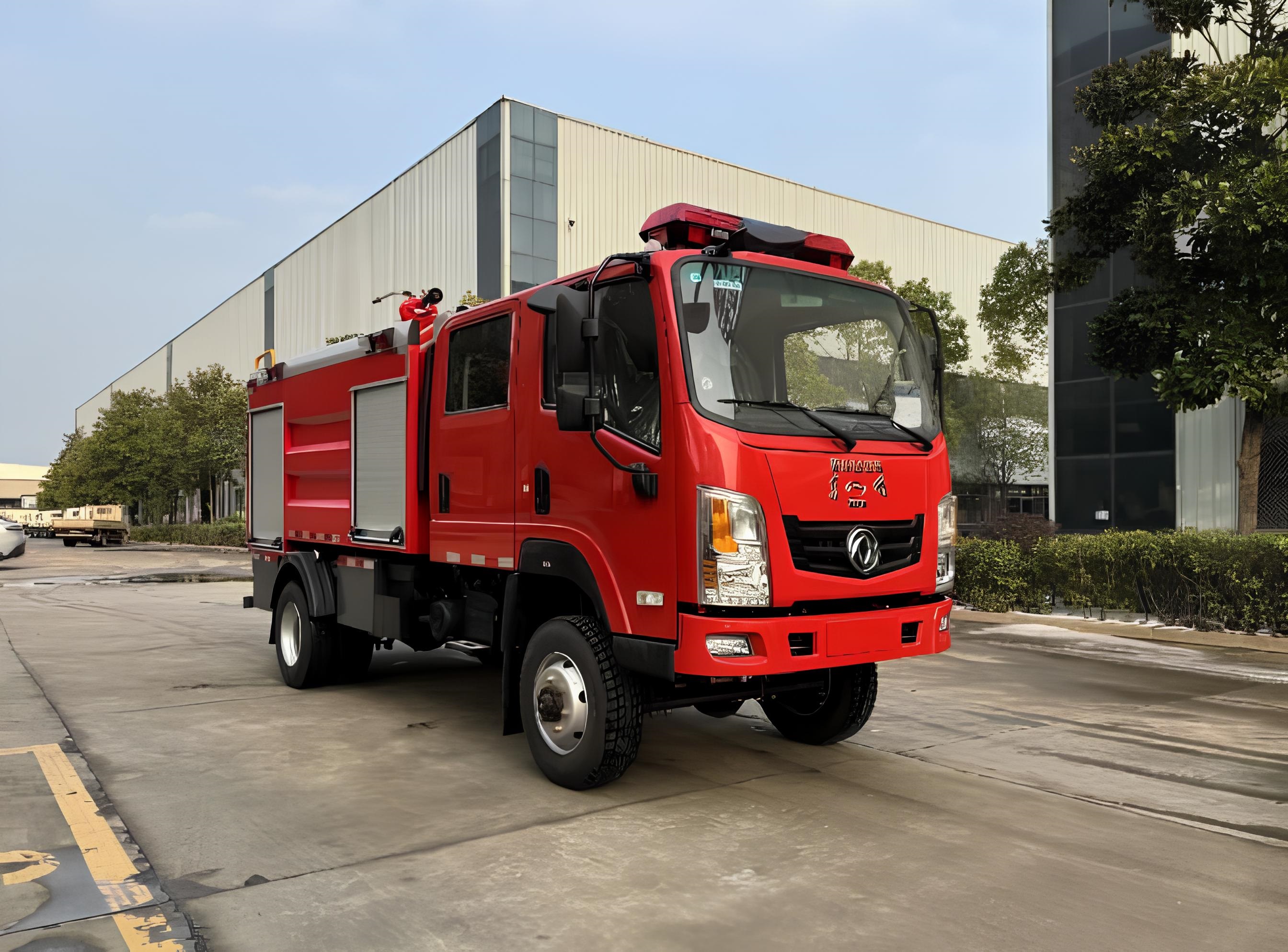 东风四驱3.5吨水罐消防车