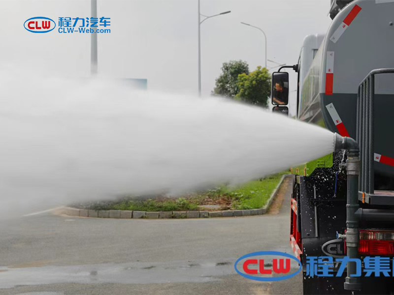 东风D9多利卡14吨洒水车