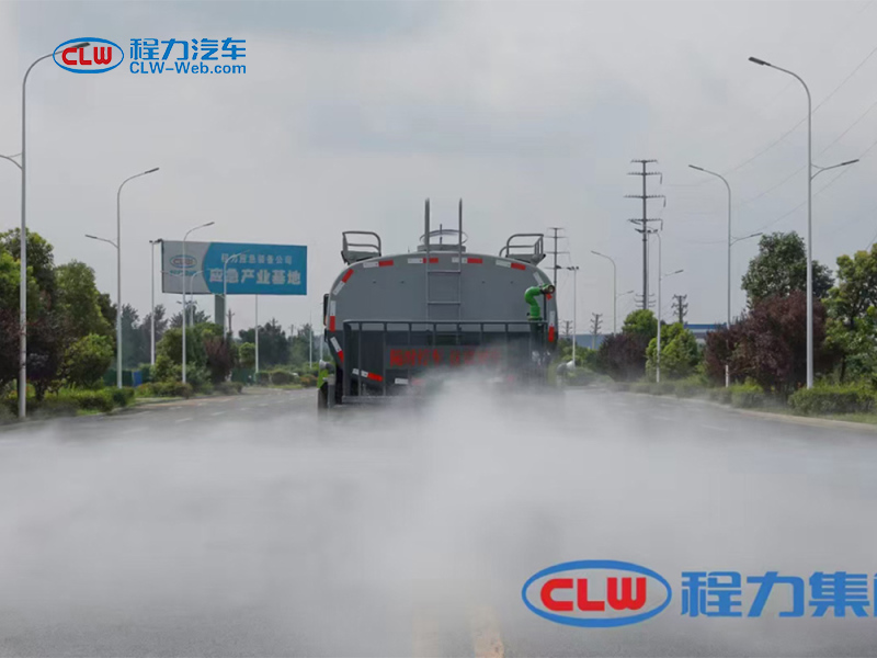 东风D9多利卡14吨洒水车