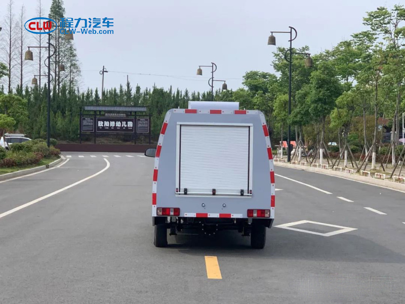 长安1.5吨路面清洗车