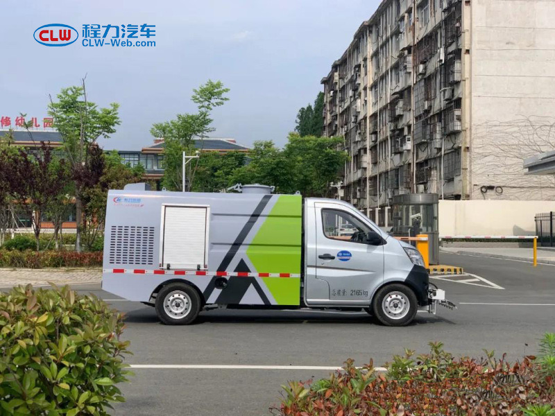 长安1.5吨路面清洗车