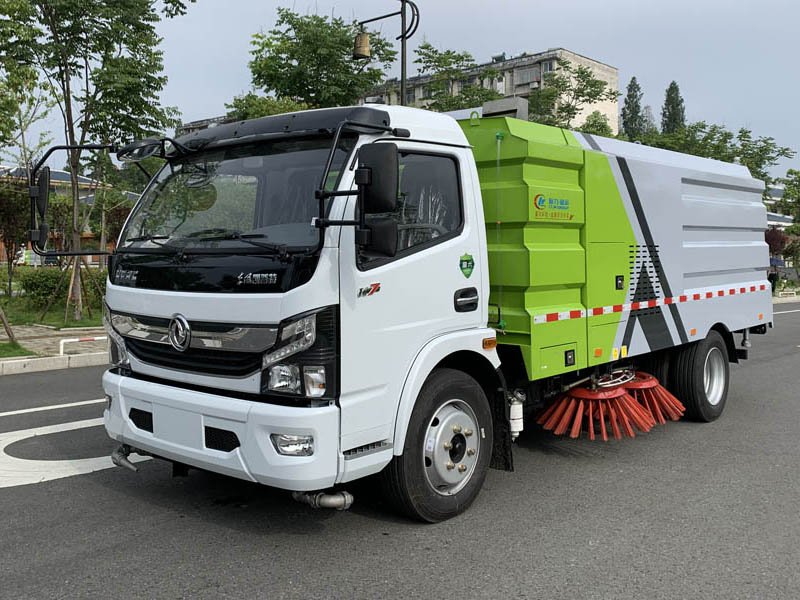 東風(fēng)8噸高端掃路車