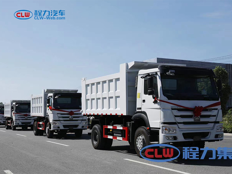 重汽HOWO4X2自卸车15立方出口版