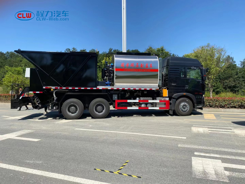 重汽6X4 同步碎石封層車