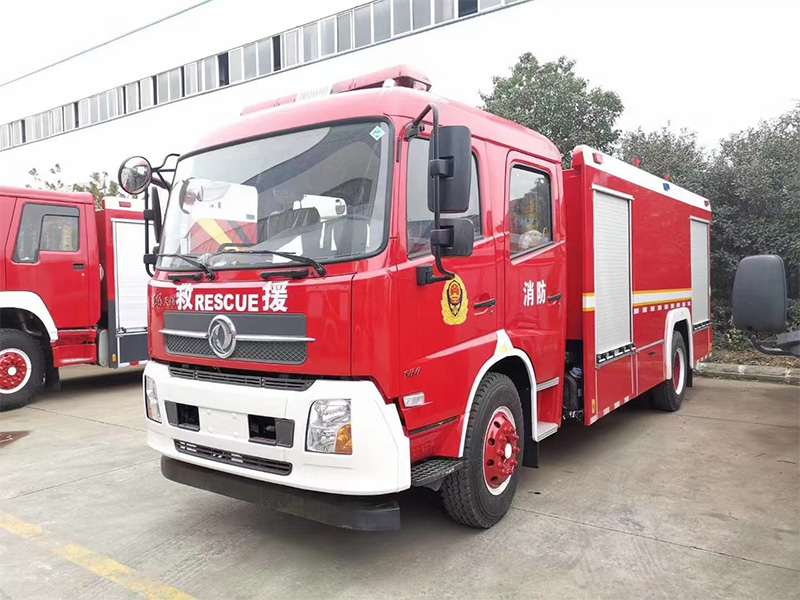 東風天錦6噸水罐消防車