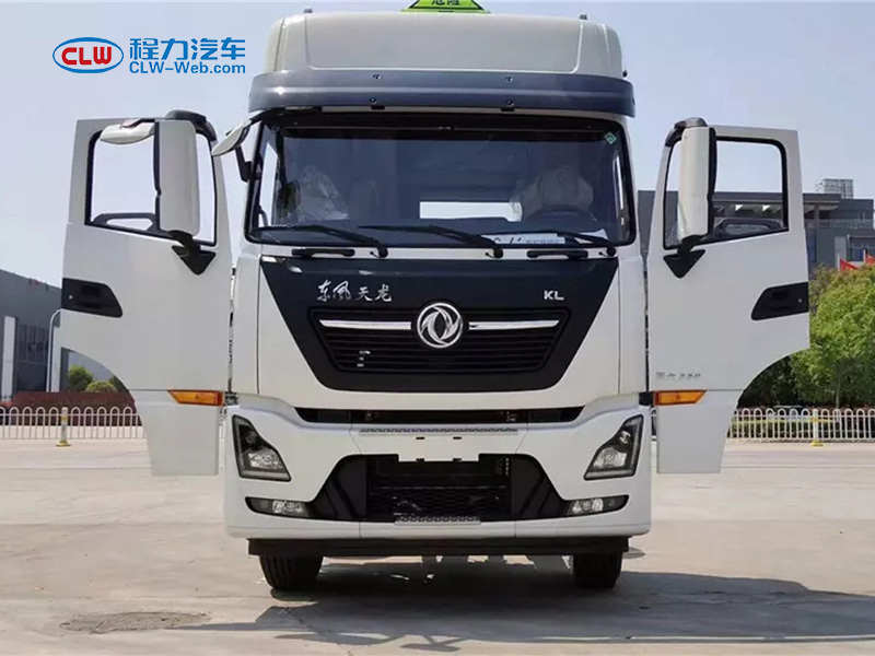 東風(fēng)天龍8X4 30噸鋁合金油罐車