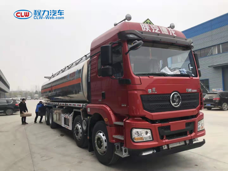 陕汽SHACMAN 8X4 30吨铝合金油罐车