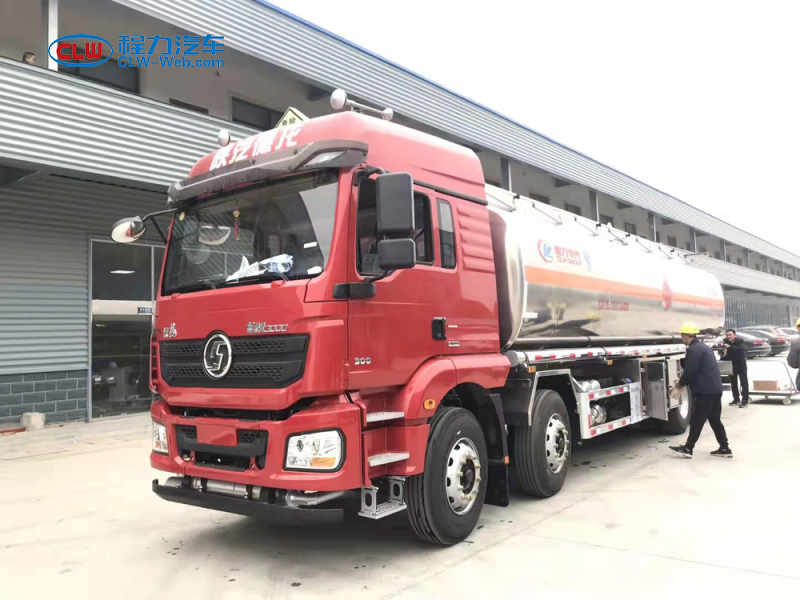 陜汽SHACMAN 8X4 30噸鋁合金油罐車