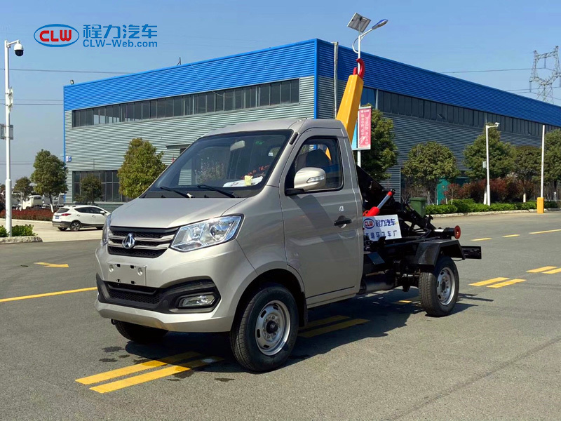 長(zhǎng)安1.5噸勾臂垃圾車