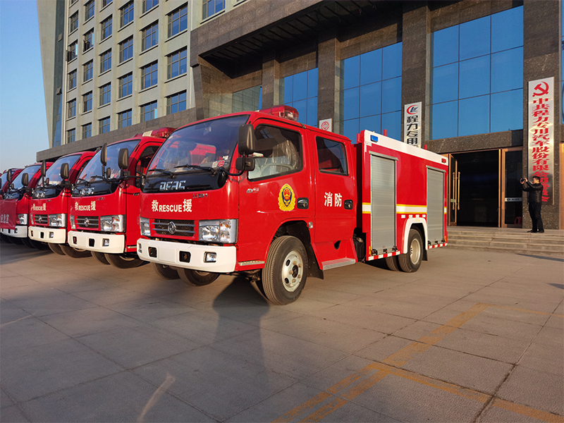 東風(fēng)2噸水罐消防車