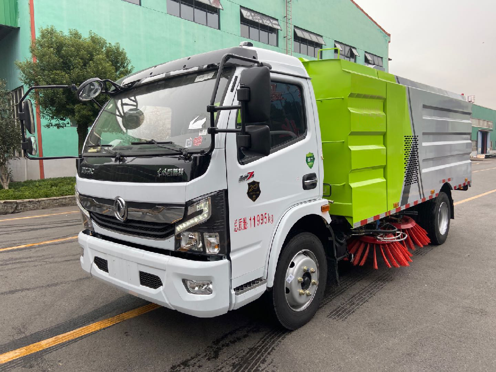 东风多大多利卡扫路车