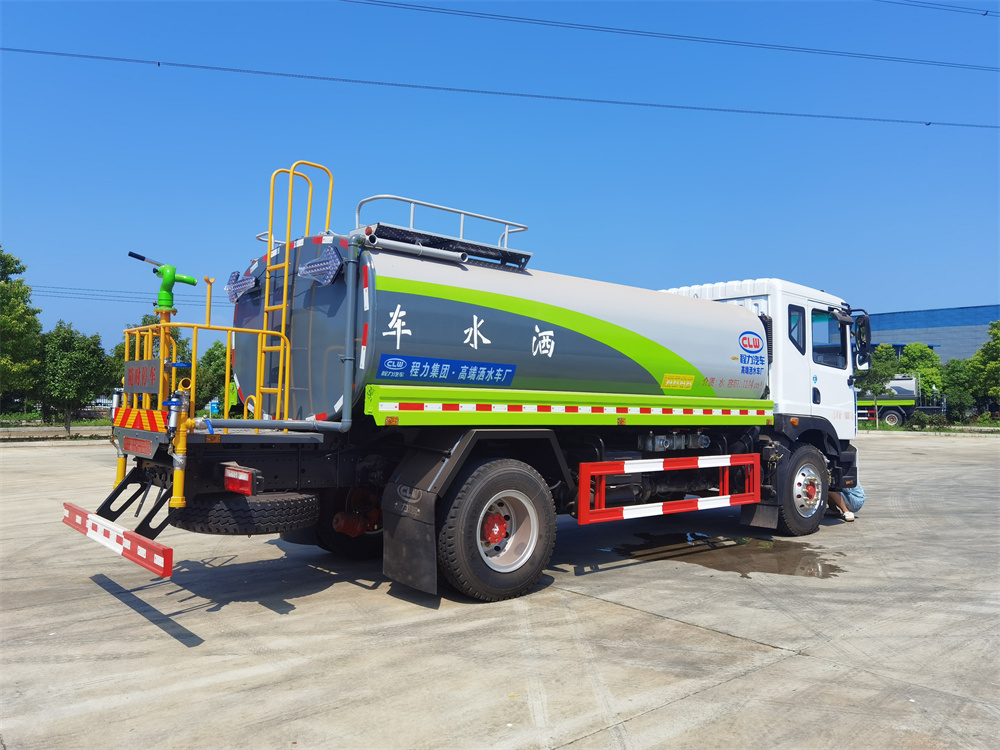 东风D9洒水车带电子高炮 15方