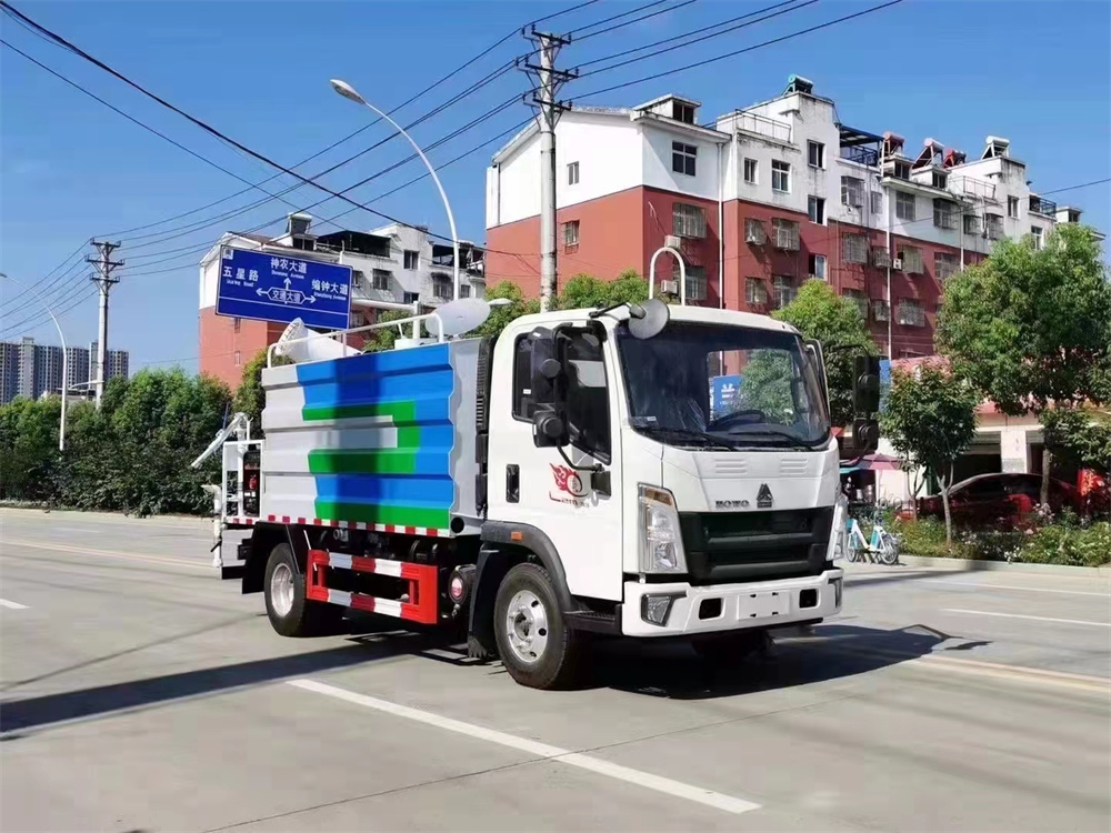 蓝牌重汽豪沃抑尘车7方（C证驾驶）