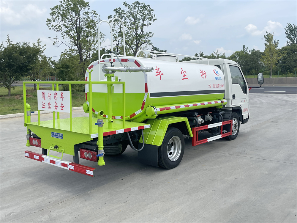 蓝牌福田洒水车4.5方（C证驾驶）