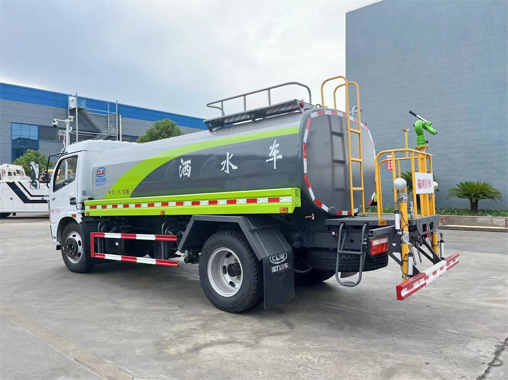 东风福瑞卡洒水车9.2方