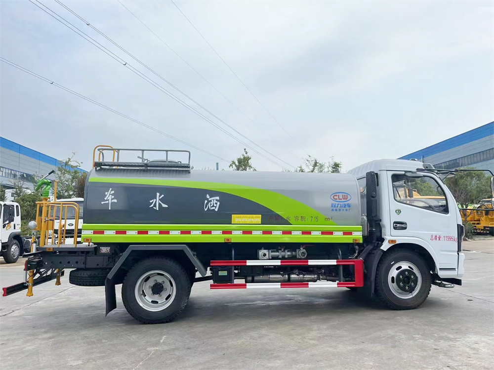东风福瑞卡洒水车9.2方