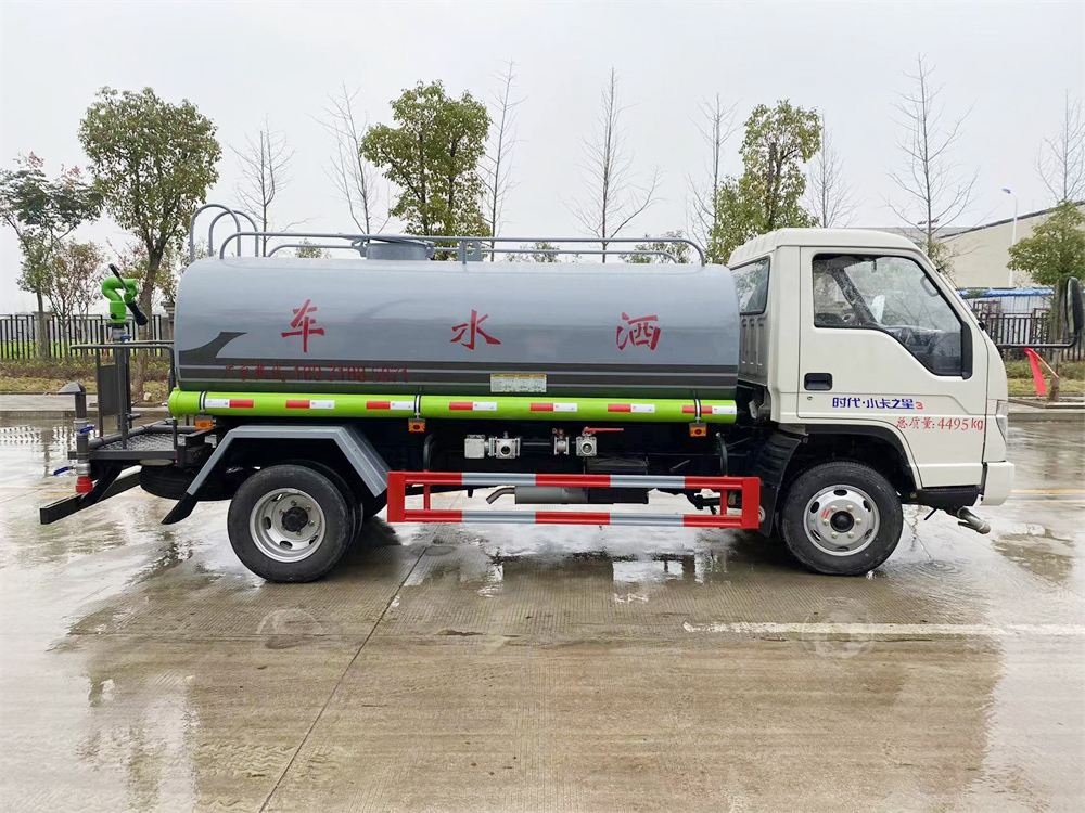 福田不上牌洒水车5方