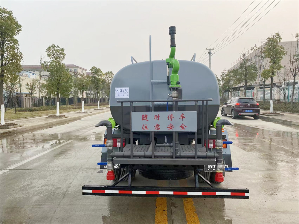 福田不上牌洒水车5方
