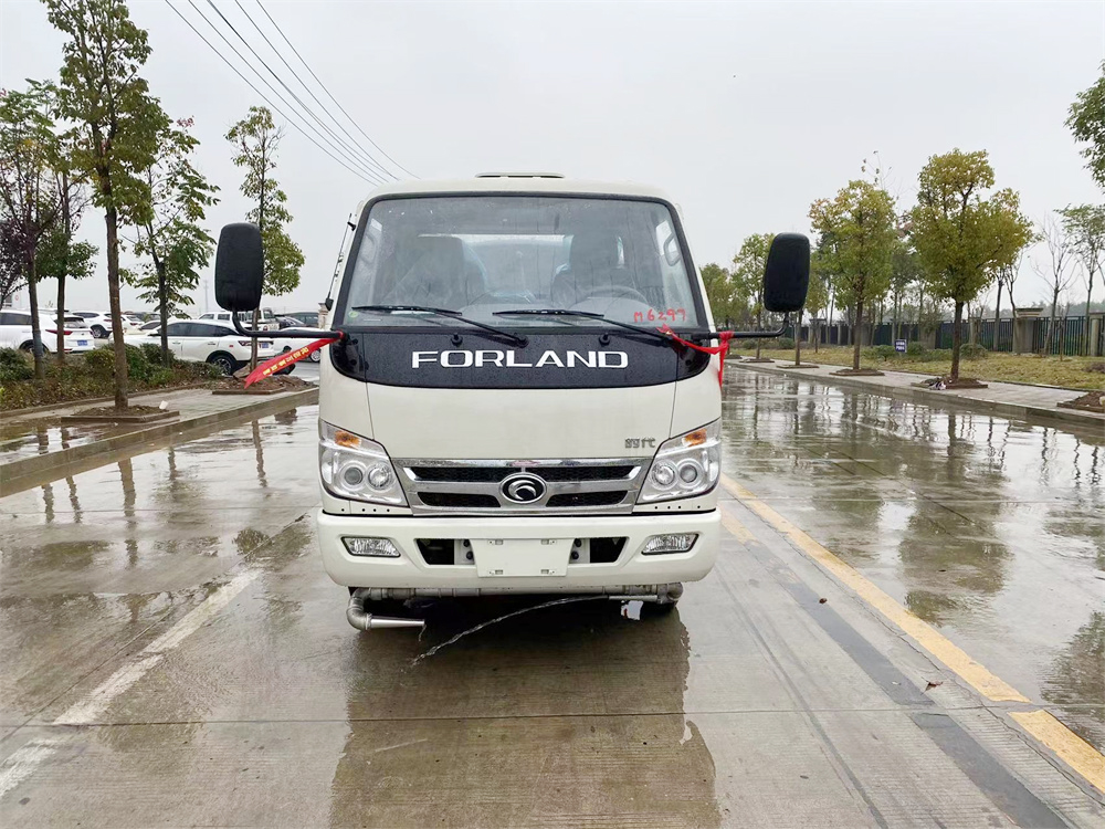 福田不上牌洒水车5方