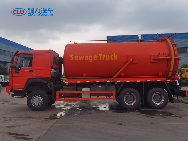 重汽SINOTRUCK 20噸6X4后八輪吸污車出口版