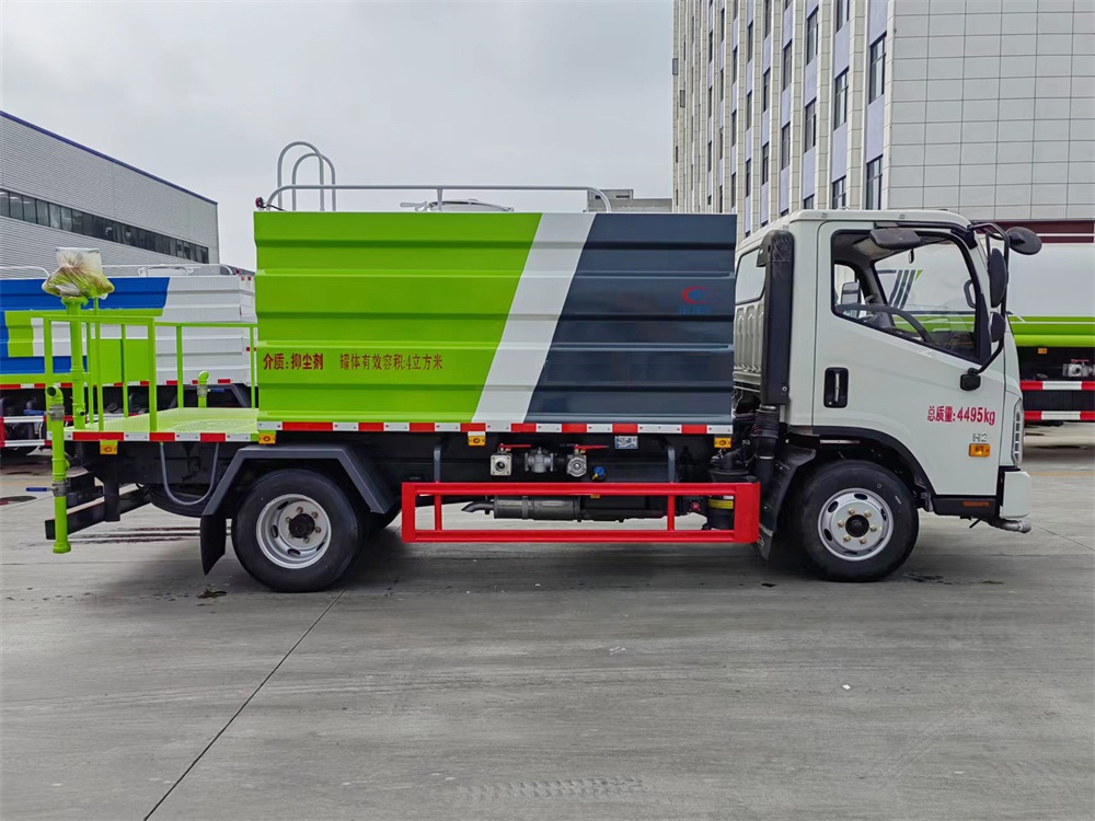 蓝牌福田洒水车7.4方（C证驾驶）