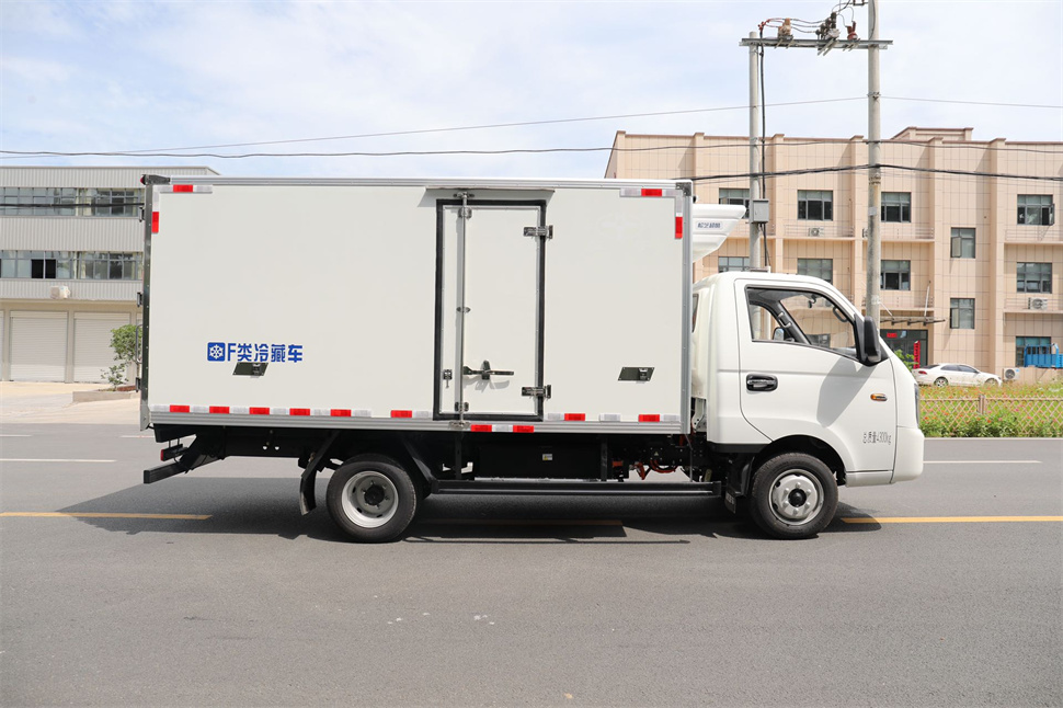 吉利 锋锐V5E纯电动冷藏车