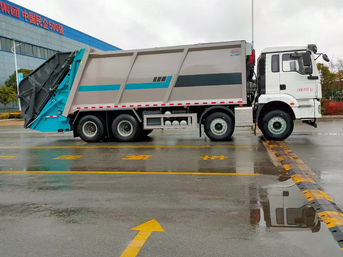 30方陕汽德龙前四后八压缩垃圾车