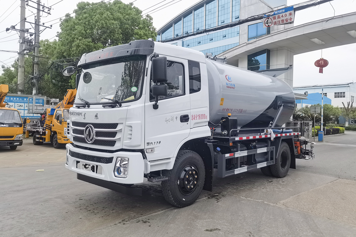 东风12方吸污车