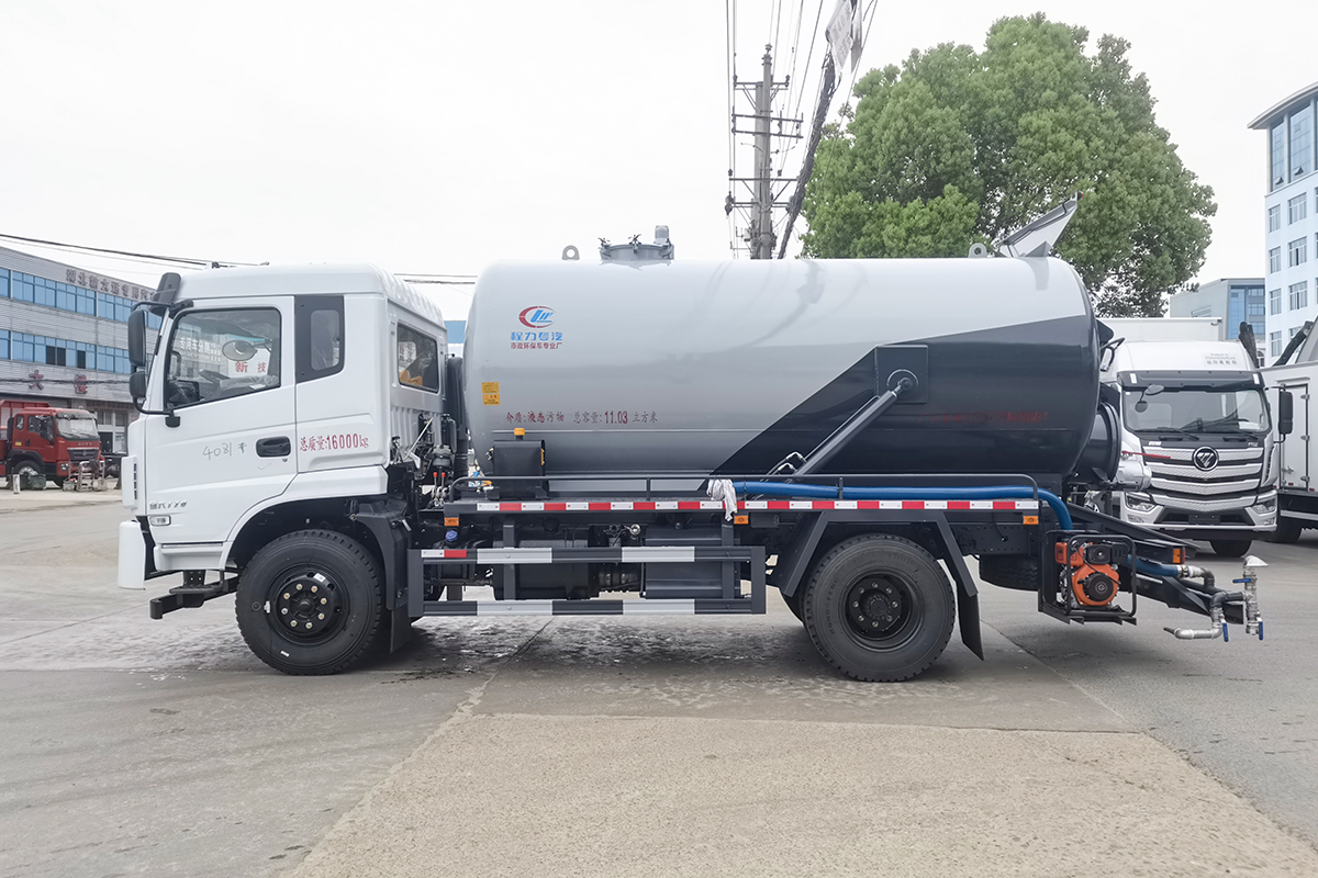 东风12方吸污车
