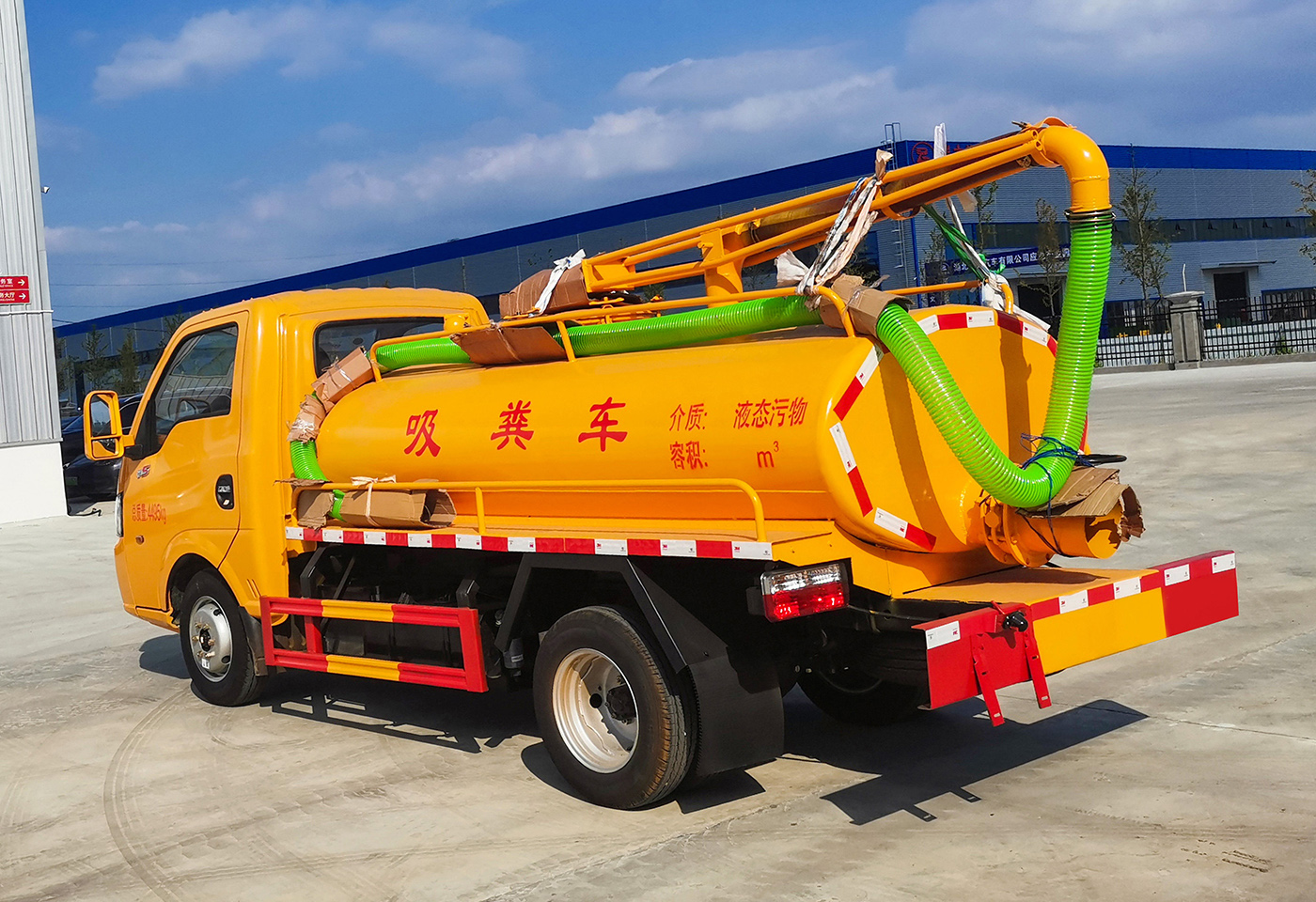 途逸3方蓝牌吸粪车