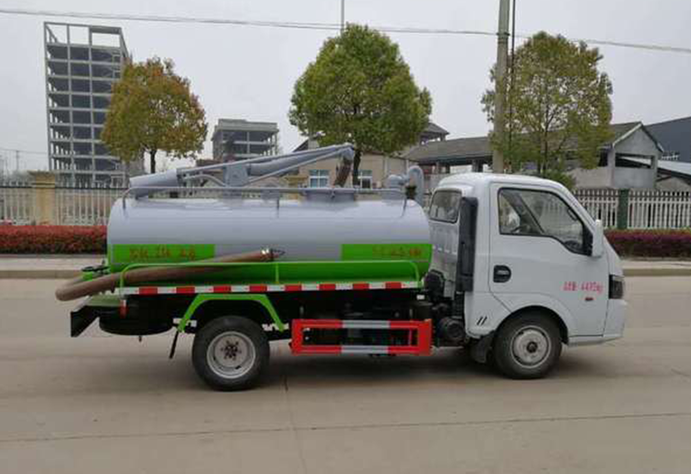途逸3方蓝牌吸粪车