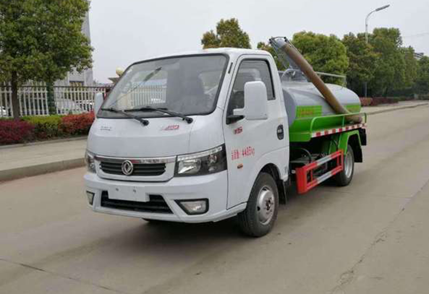 途逸3方蓝牌吸粪车