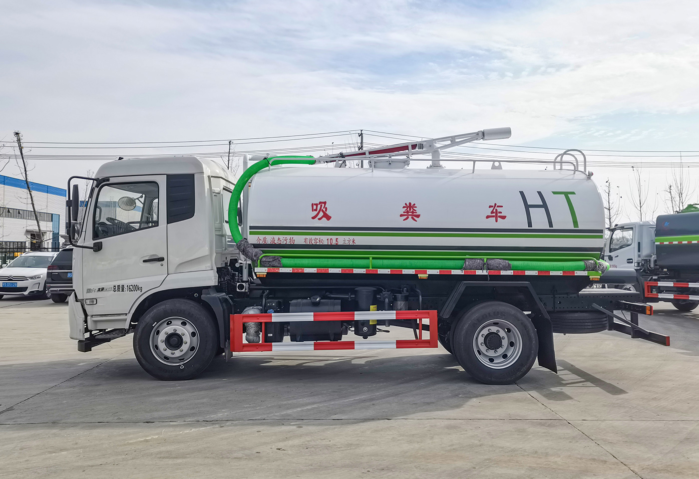 东风天锦13.5方吸粪车