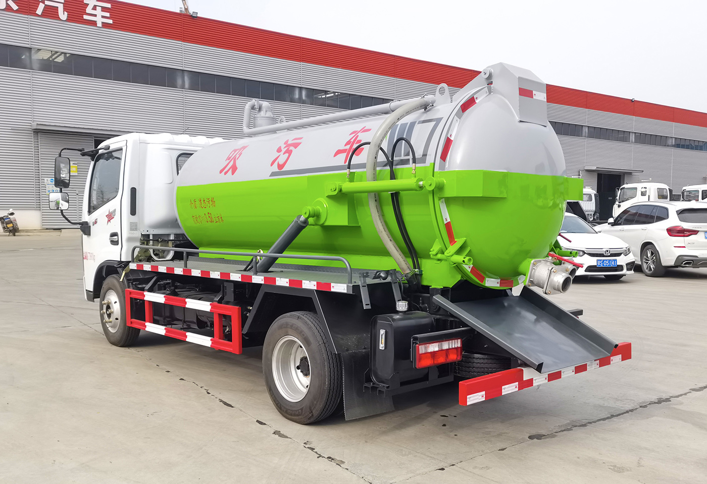 东风5方吸污车