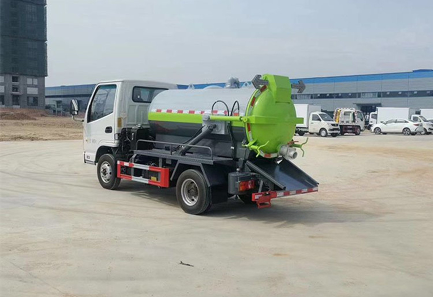 凯马蓝牌2方吸污车