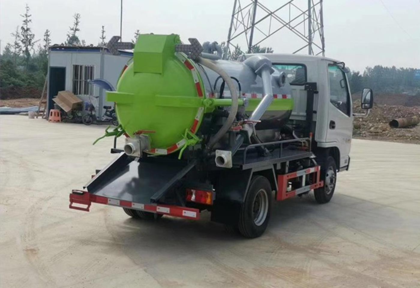 凯马蓝牌2方吸污车