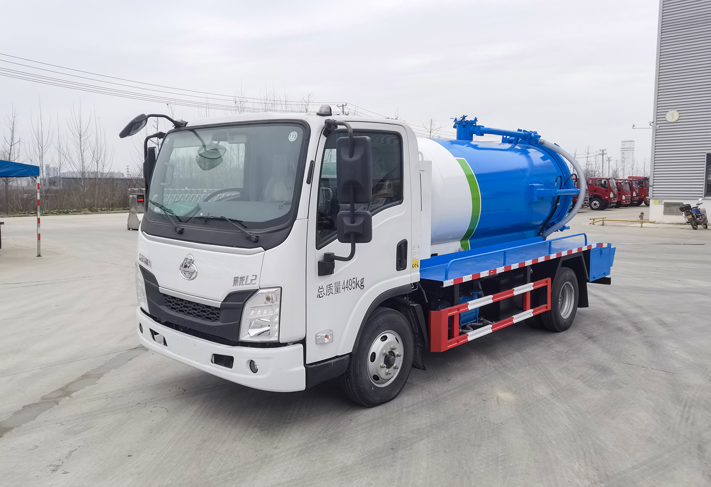 柳汽乘龙4.5方吸污车