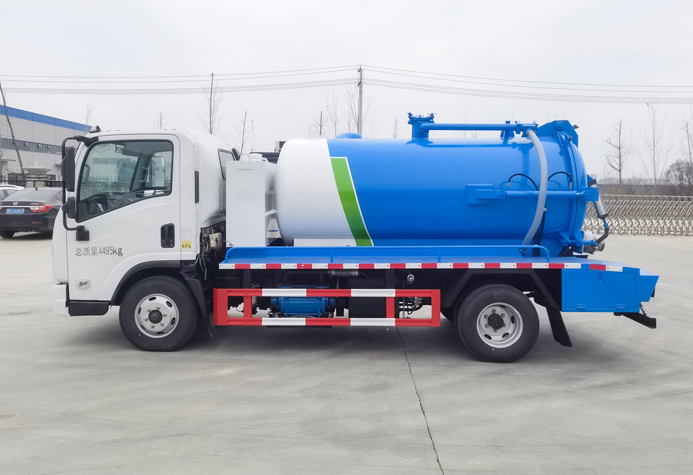 柳汽乘龙4.5方吸污车