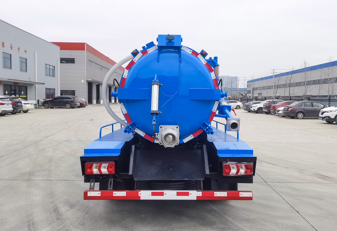 柳汽乘龙4.5方吸污车